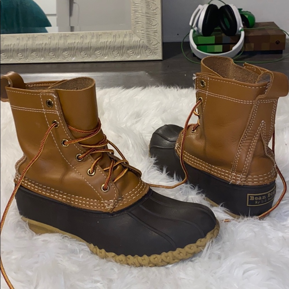 BEAN BOOTS